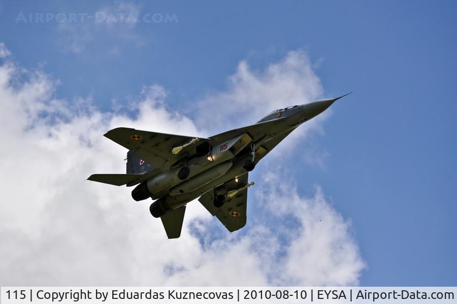 115, Mikoyan-Gurevich MiG-29A C/N 2960535115/4503, Landing