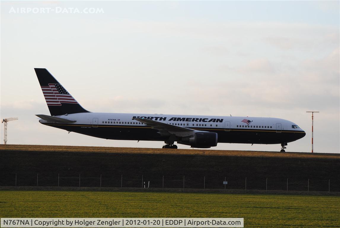N767NA, 1996 Boeing 767-324 C/N 27569, On taxiway to rwy 26R....