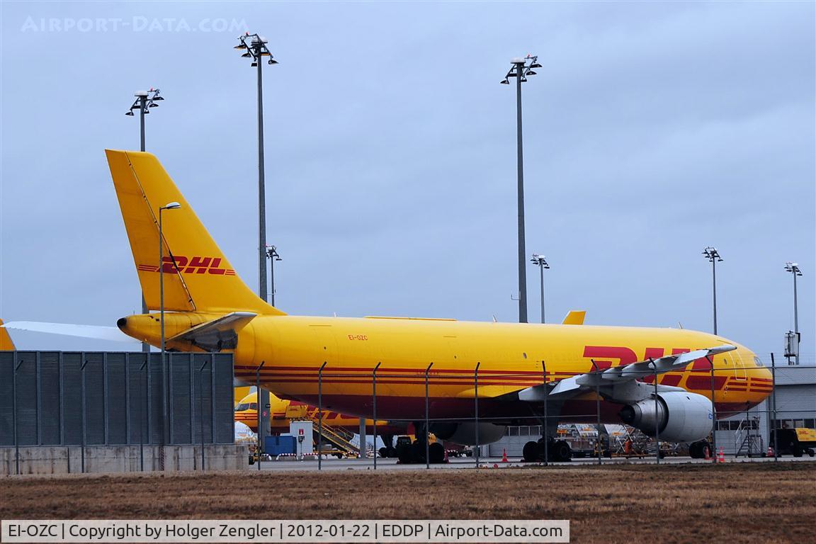 EI-OZC, 1982 Airbus A300B4-103(F) C/N 189, 30 years old air veteran is waiting for a new task.....
