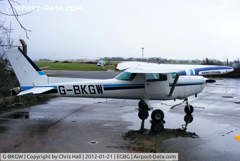G-BKGW, 1981 Reims F152 C/N 1878, Privately owned