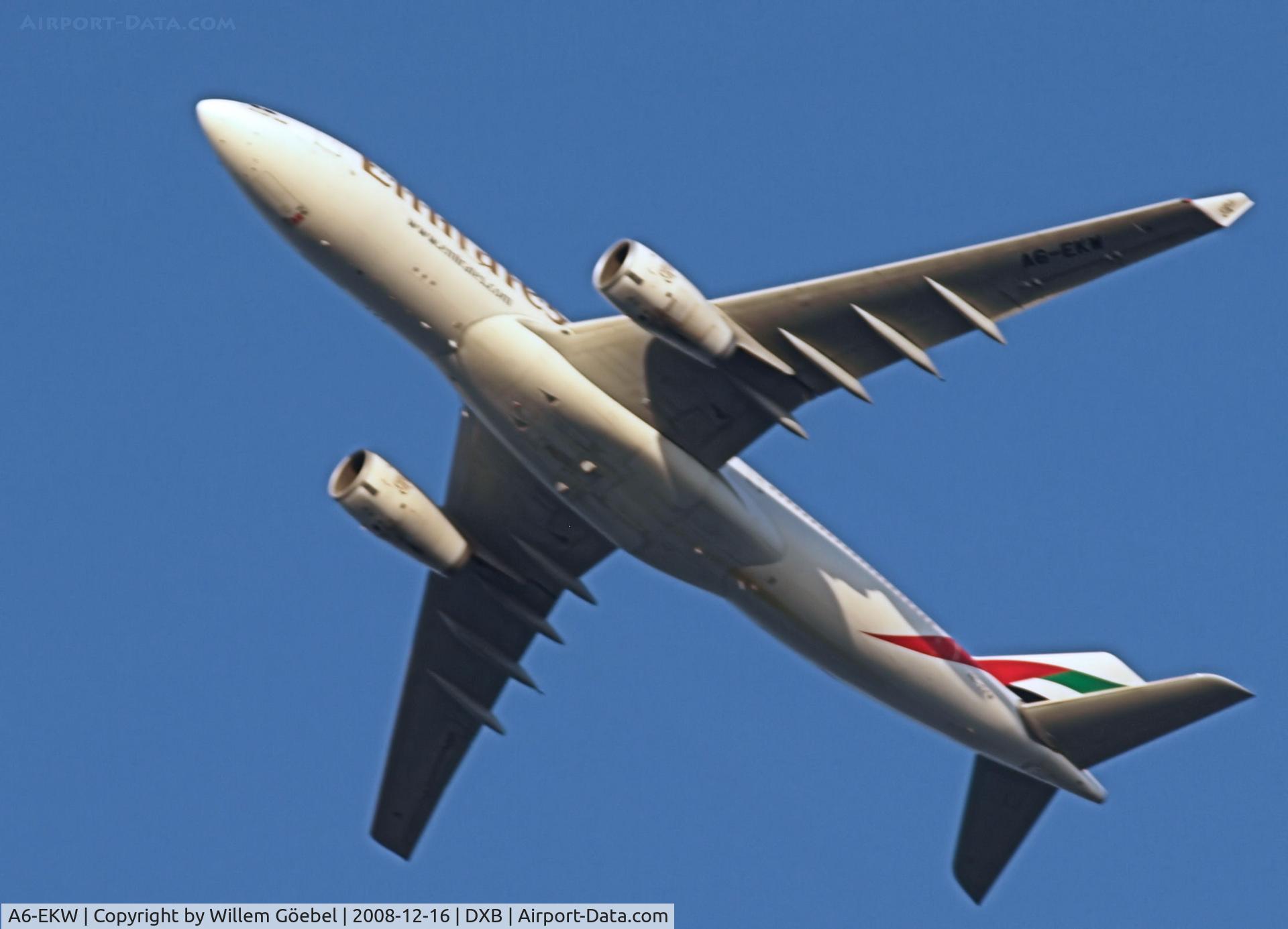 A6-EKW, 1999 Airbus A330-243 C/N 316, Take off from Dubai airport