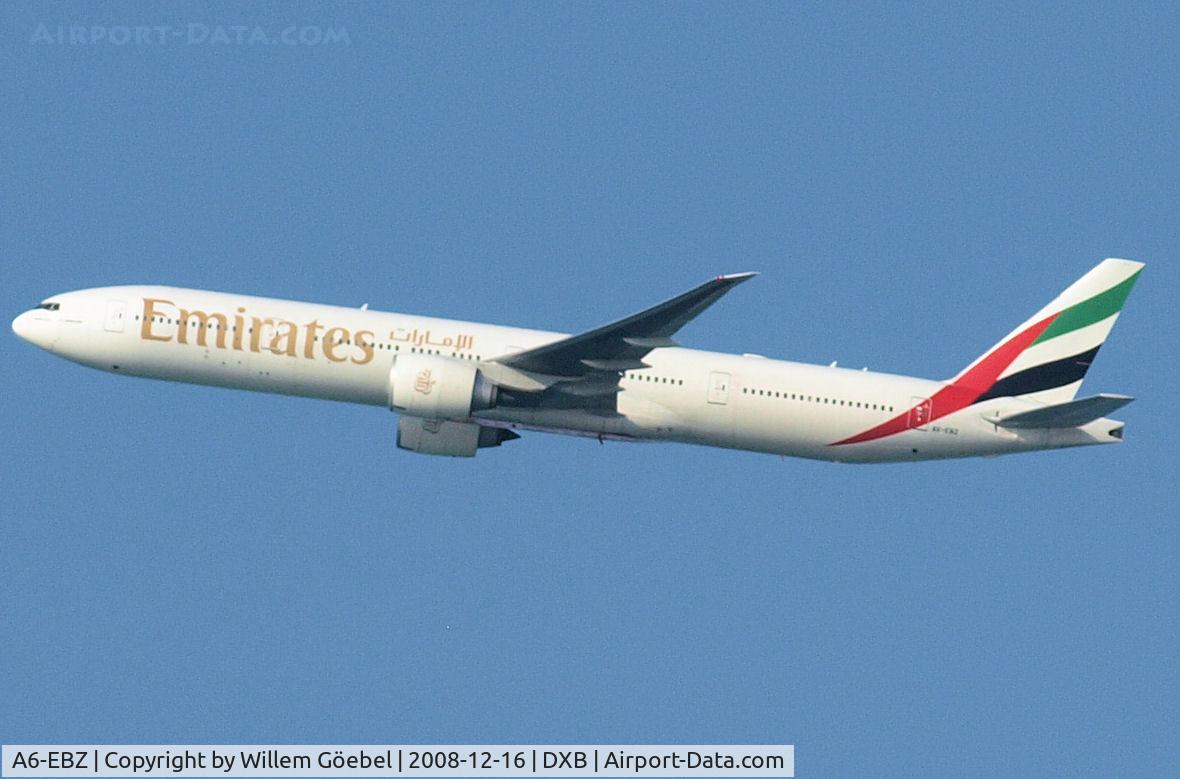 A6-EBZ, 2007 Boeing 777-31H/ER C/N 32713, Take off from Dubai airport