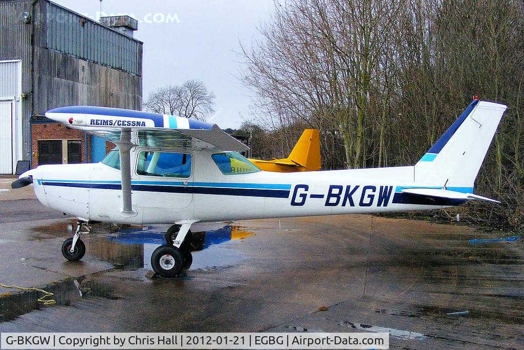 G-BKGW, 1981 Reims F152 C/N 1878, Privately owned