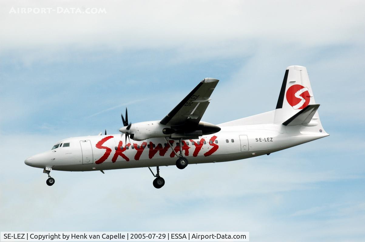 SE-LEZ, 1988 Fokker 50 C/N 20128, Skyways Fokker 50 on short finals at stockholm Arlanda.