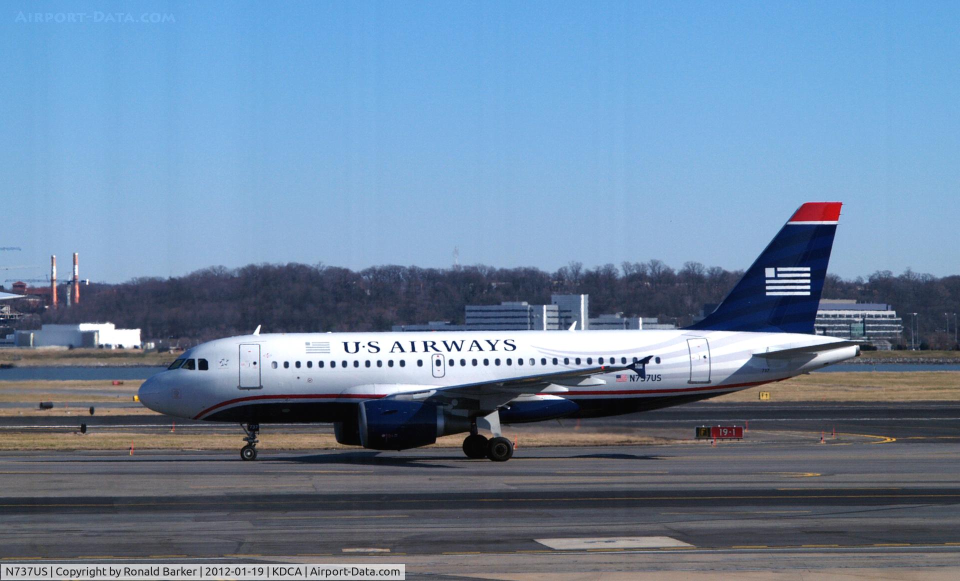 N737US, 2000 Airbus A319-112 C/N 1245, DCA, VA