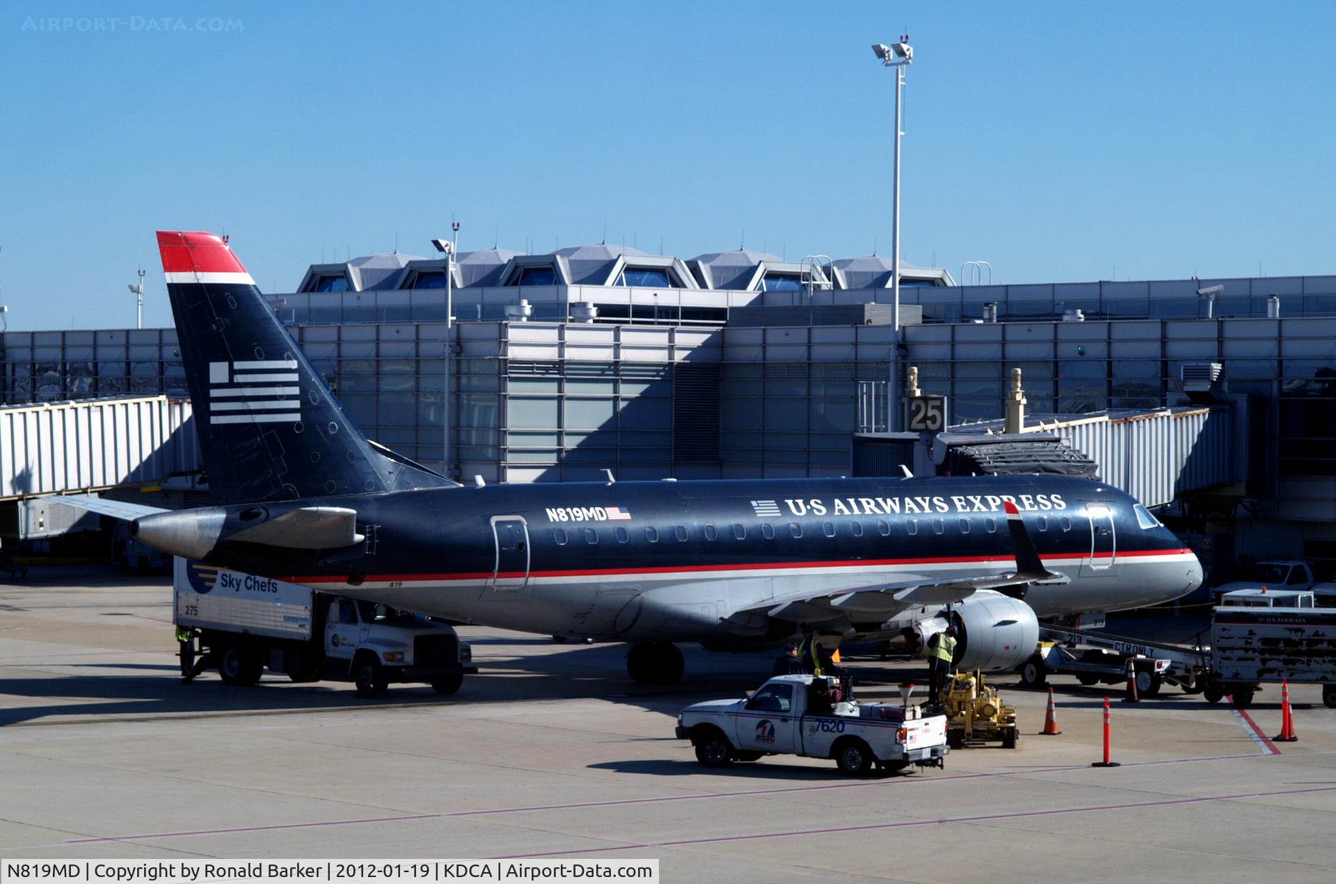 N819MD, 2004 Embraer 170SU (ERJ-170-100SU) C/N 17000040, DCA, VA