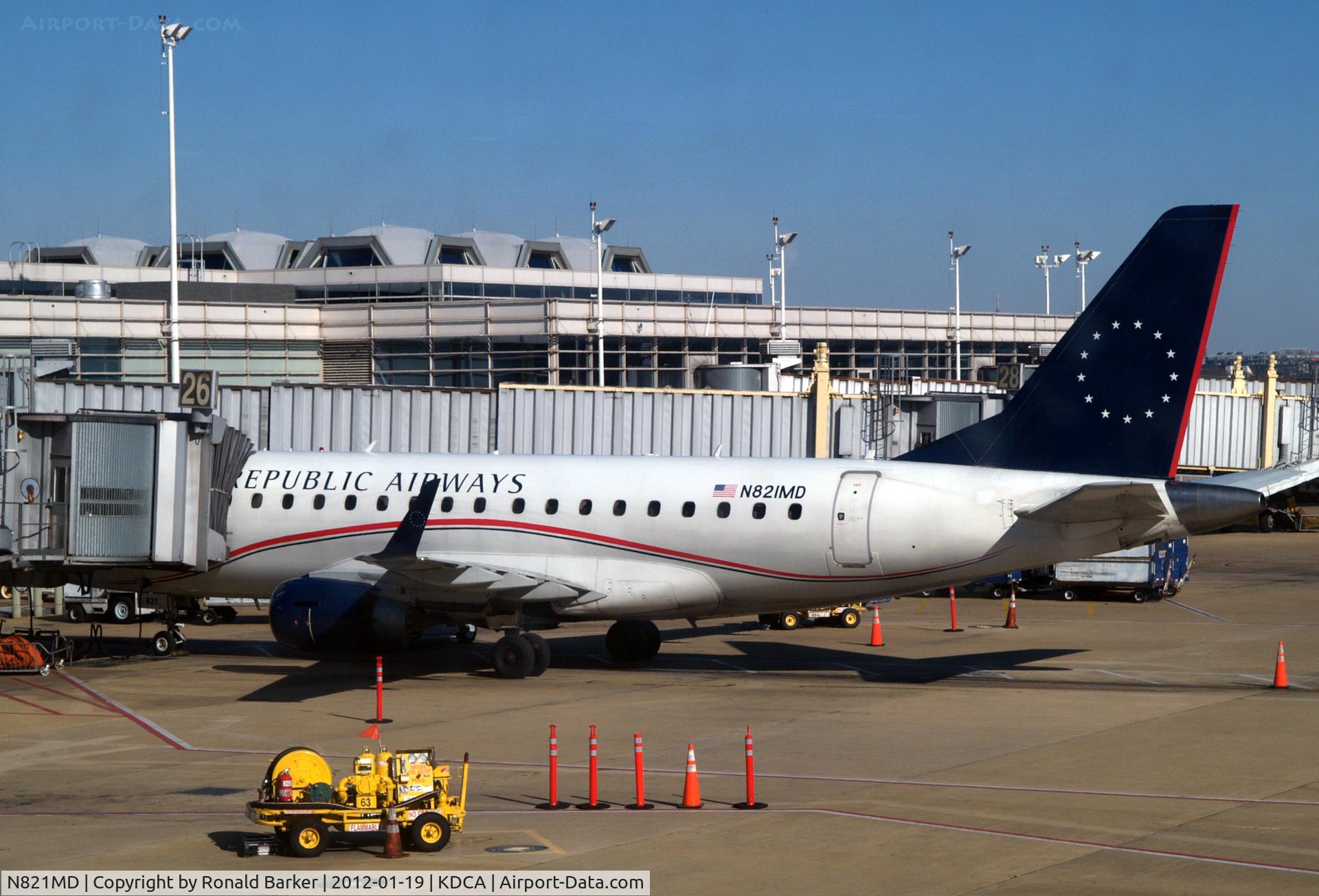 N821MD, 2004 Embraer 170SU (ERJ-170-100SU) C/N 17000042, DCA, VA