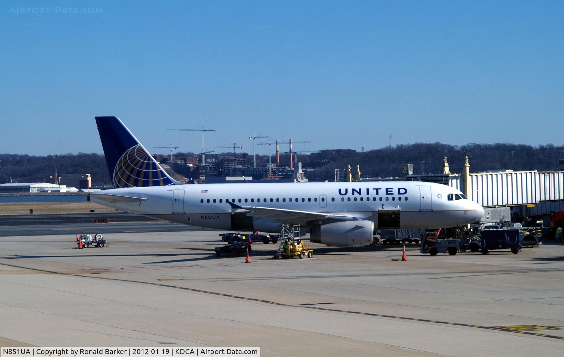 N851UA, 2002 Airbus A319-131 C/N 1664, DCA, VA
