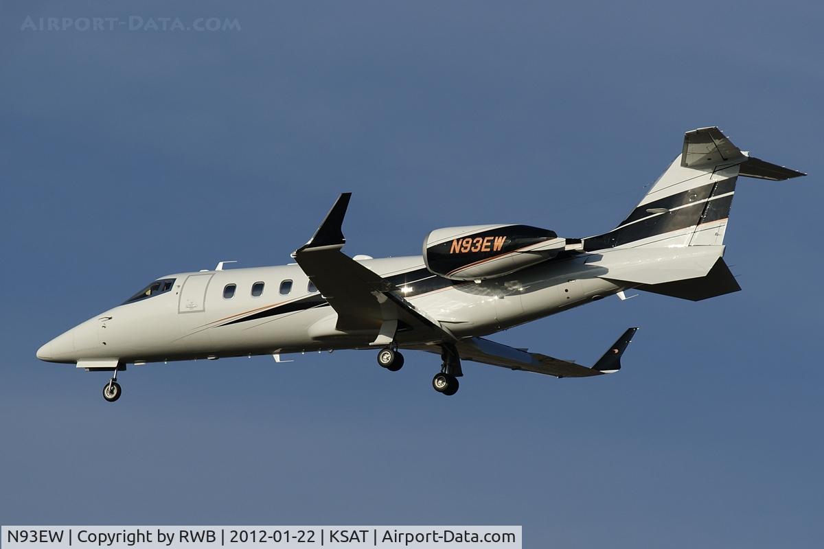 N93EW, Learjet Inc 60 C/N 402, On approach 30L