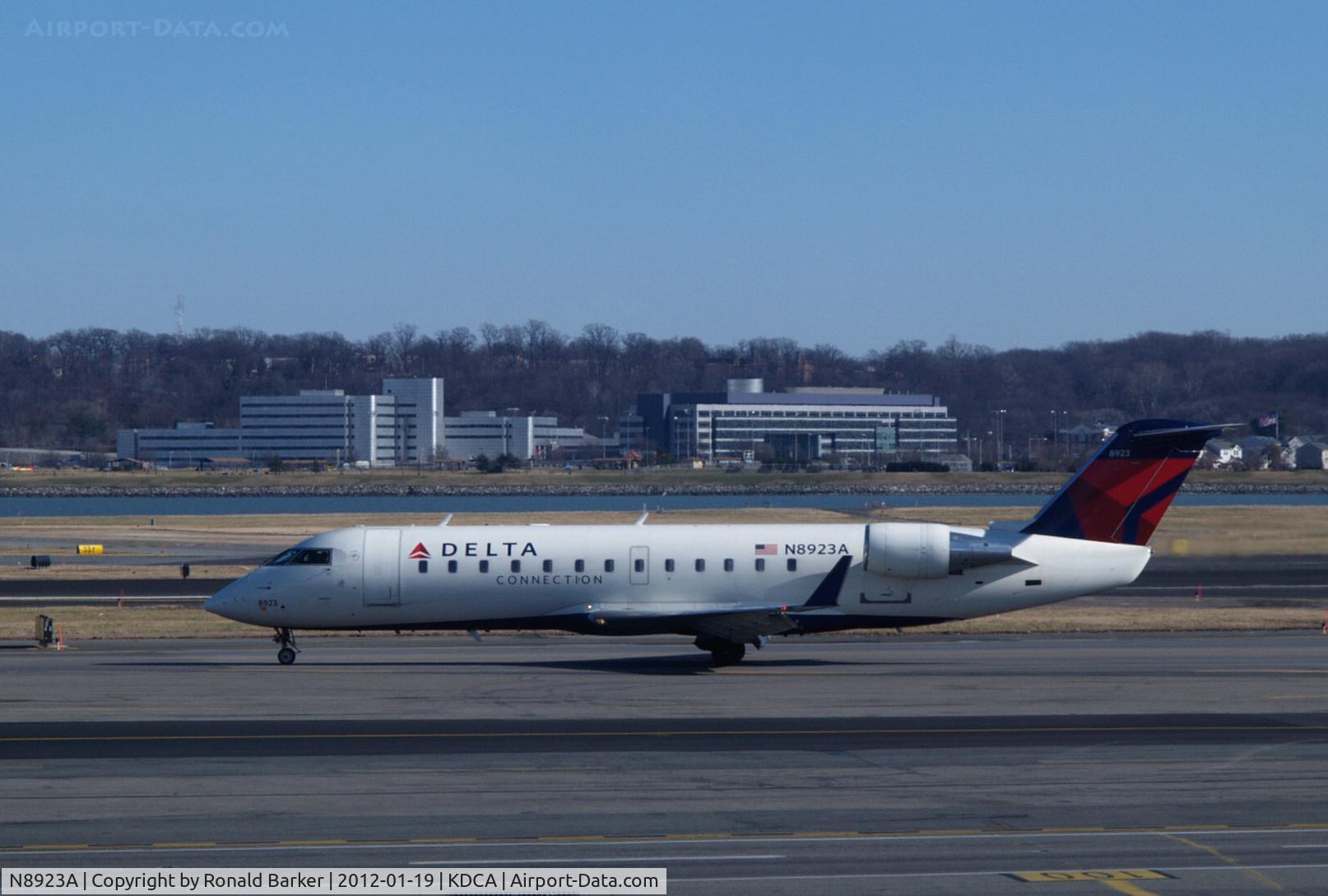 N8923A, 2004 Canadair CRJ-440 (CL-600-2B19) Regional Jet C/N 7923, DCA, VA