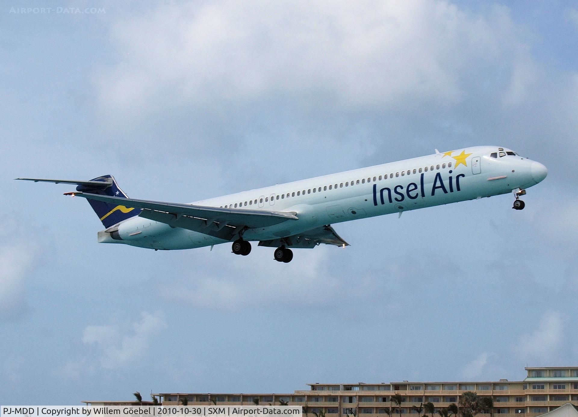 PJ-MDD, 1990 McDonnell Douglas MD-82 (DC-9-82) C/N 49972, Landing on Prinses Juliana Airport on St Maarten
