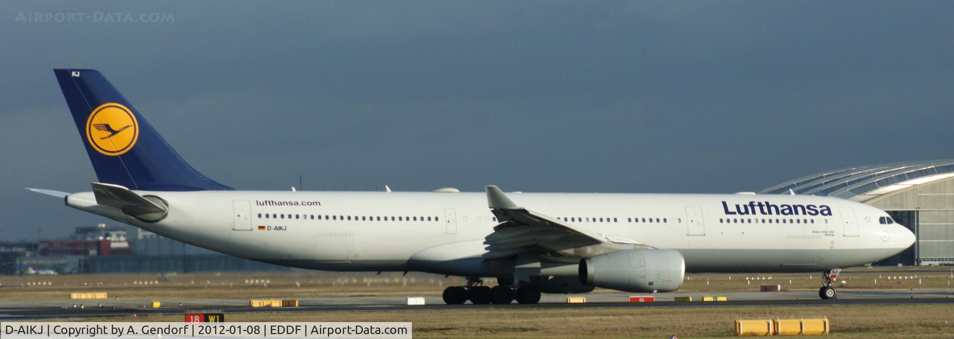 D-AIKJ, 2005 Airbus A330-343X C/N 701, Lufthansa, on runway 18 at Frankfurt Int´l (EDDF)