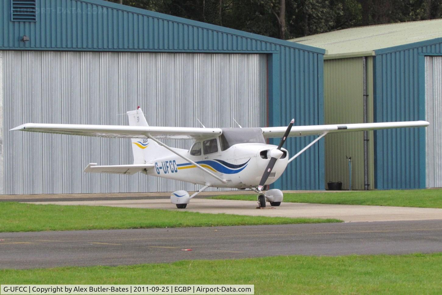 G-UFCC, 2000 Cessna 172S C/N 172S8611, 