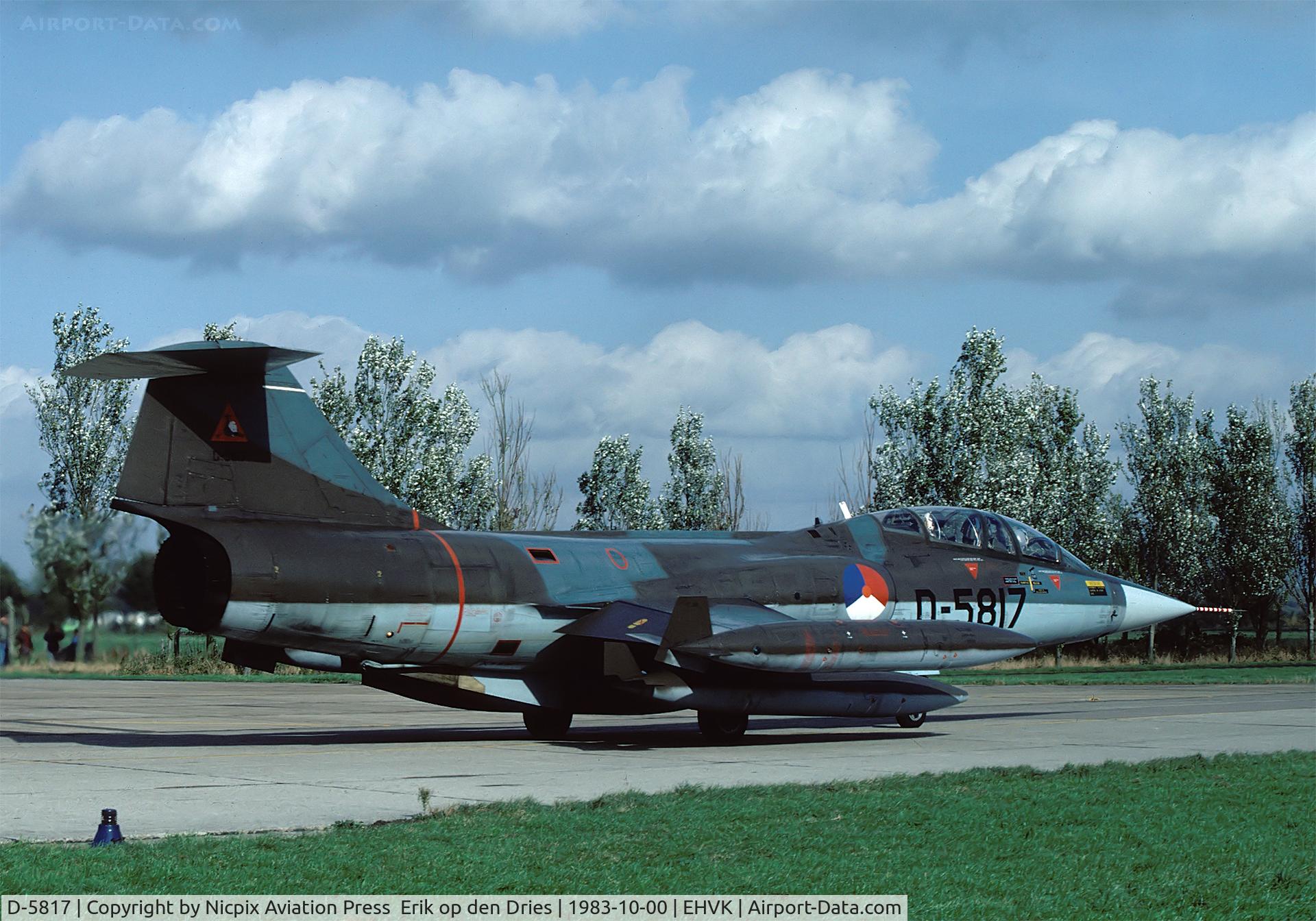 D-5817, Lockheed TF-104G Starfighter C/N 583A-5817, Royal Netherlands AF TF-104G Starfighter D-5817 taxiing out for a mission at Volkel AB.