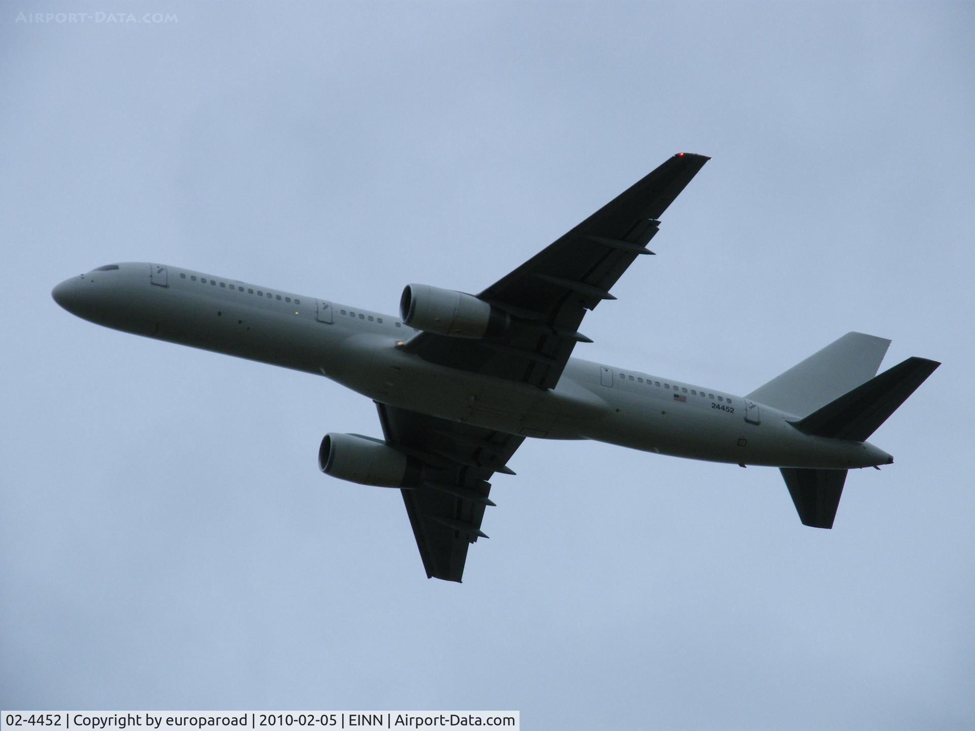 02-4452, 1993 Boeing C-32B (757-23A) C/N 25493, dep einn