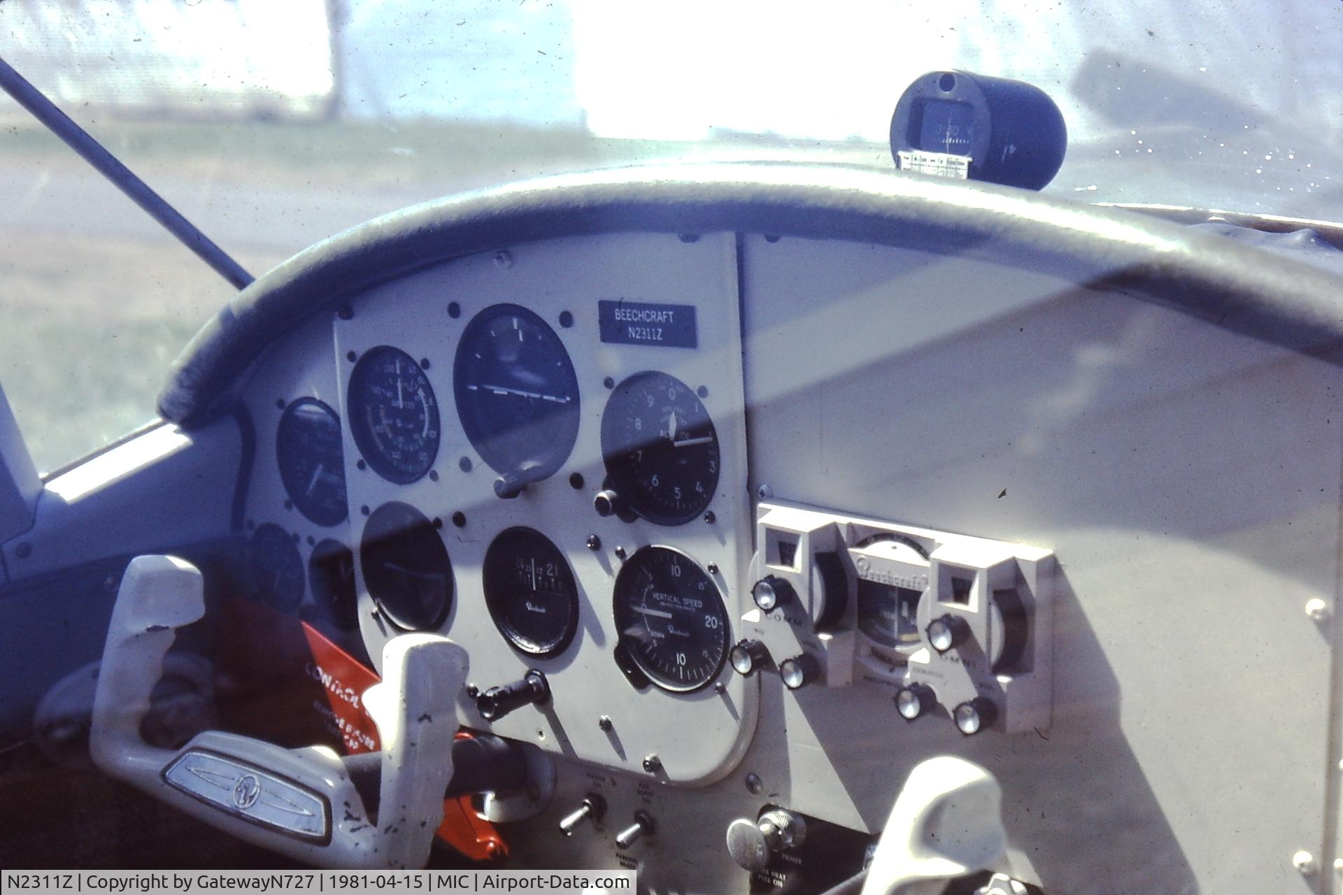 N2311Z, 1962 Beech 23 C/N M-33, That radio would look old hat to Queen Victoria.