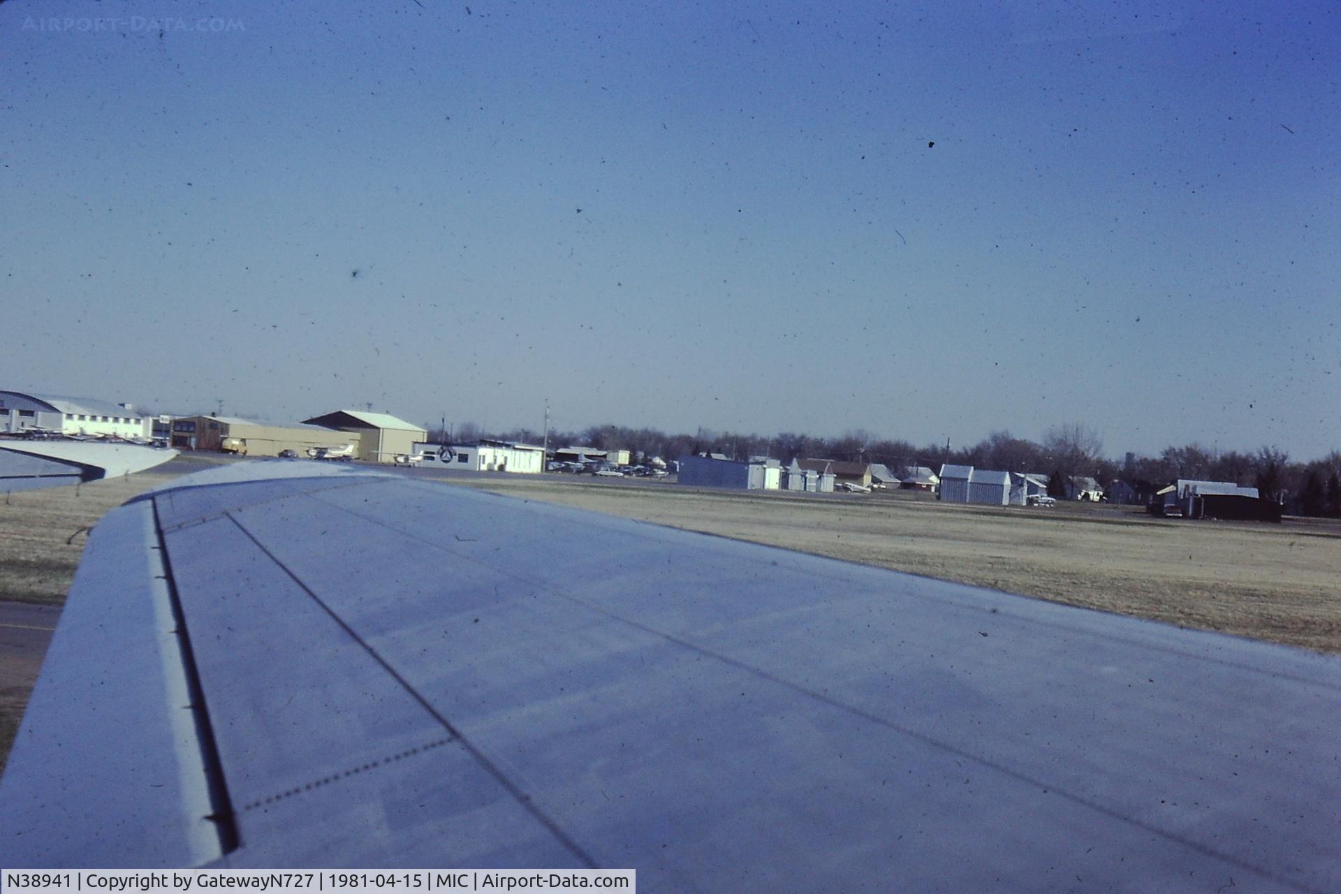 N38941, Douglas DC-3-G202A C/N 6332, A view of the left wing.