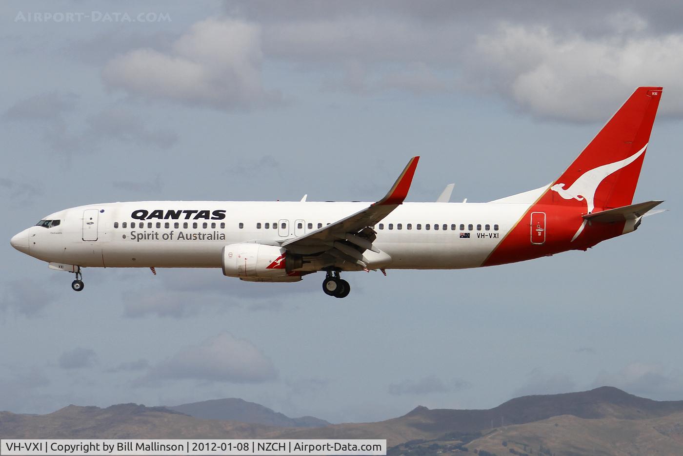 VH-VXI, 2002 Boeing 737-838 C/N 33479, called in on the way to SYD from ZQN