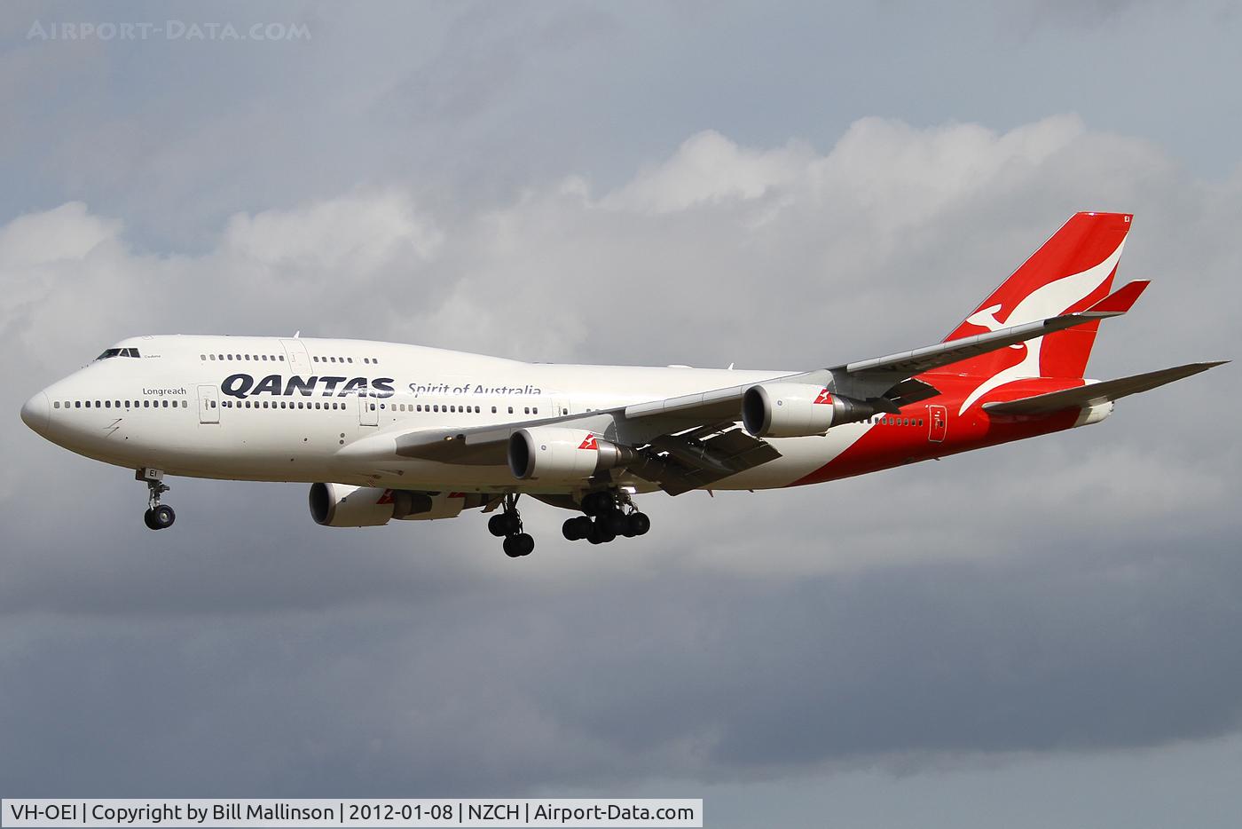 VH-OEI, 2003 Boeing 747-438/ER C/N 32913, calling in for more fuel