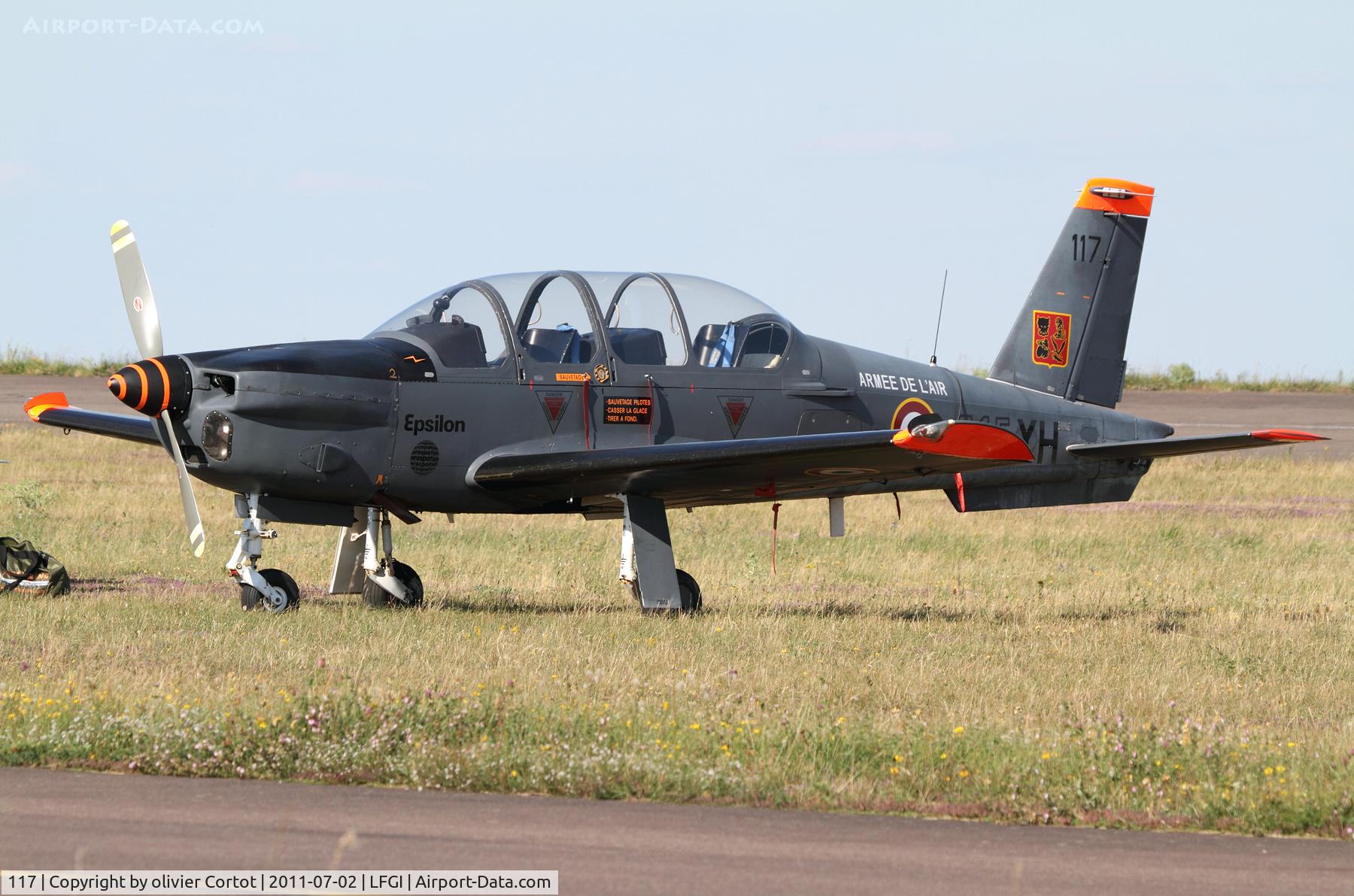 117, Socata TB-30 Epsilon C/N 117, Seen at Darois airport during the french national acrobatics championship