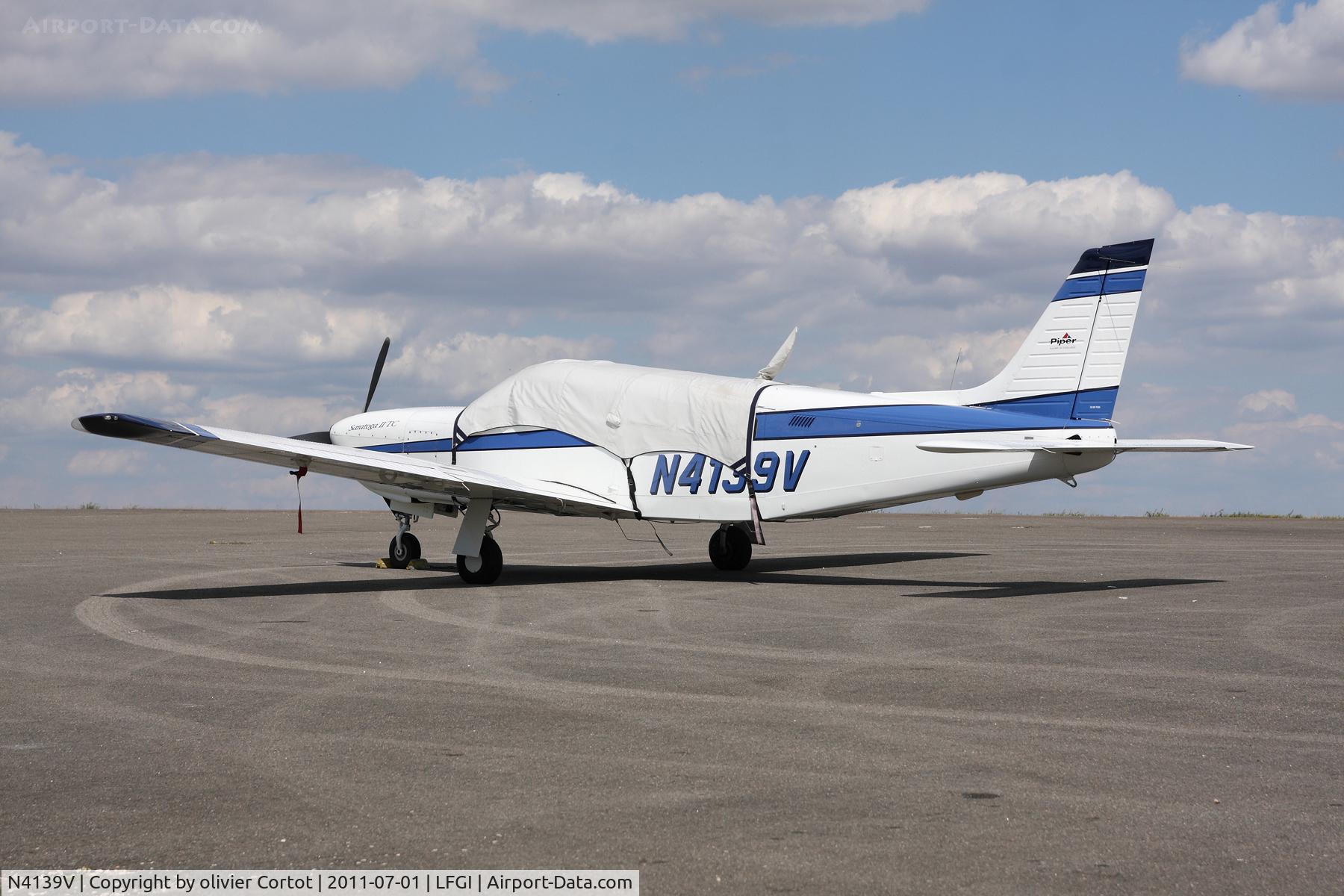 N4139V, 1999 Piper PA-32R-301T Turbo Saratoga C/N 3257085, Seen during the french acrobatics championship