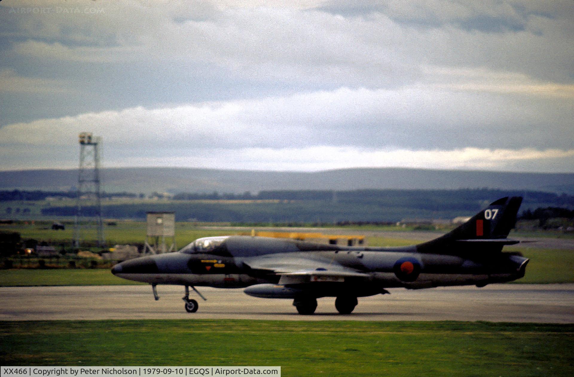 XX466, 1959 Hawker Hunter T.66B C/N 41H/695453, Hunter T.66B of 2 Tactical Weapons Unit joining Runway 23 at RAF Lossiemouth in September 1979.