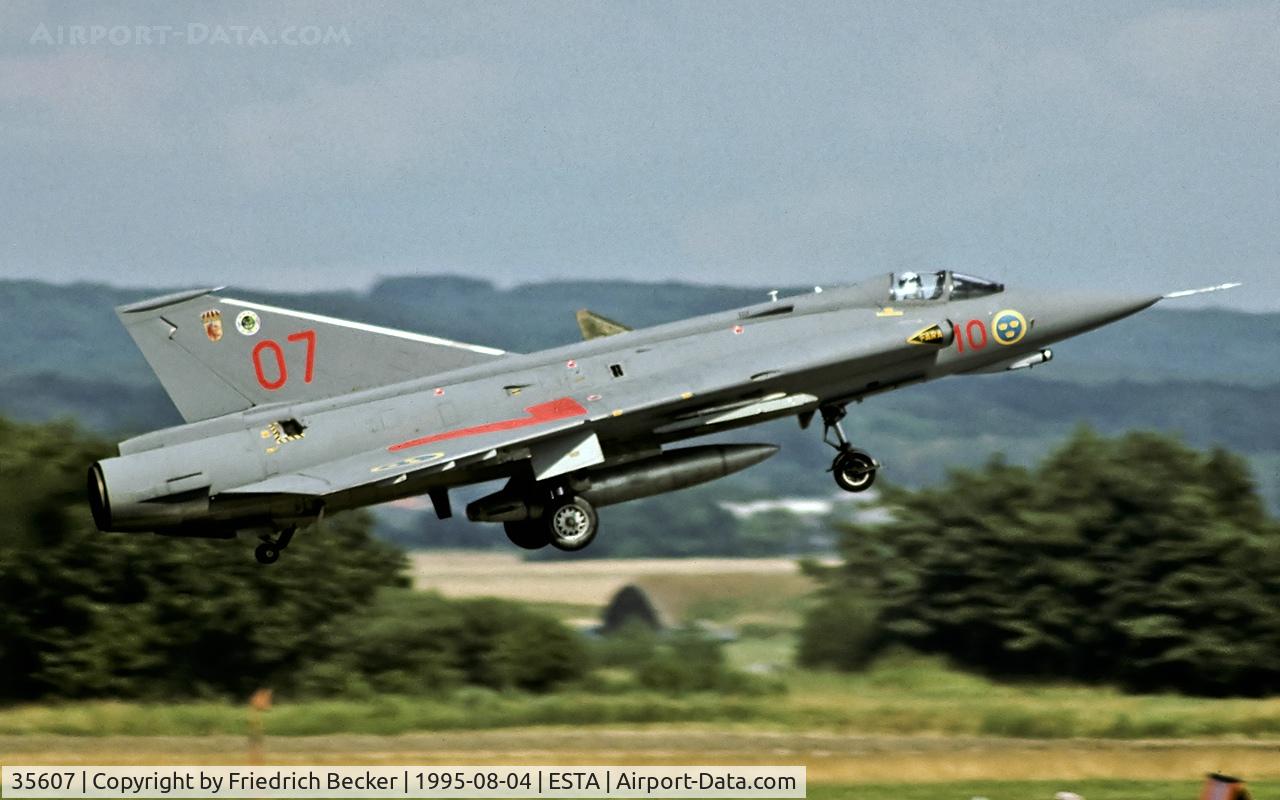 35607, Saab J-35F Draken C/N 35-607, short final