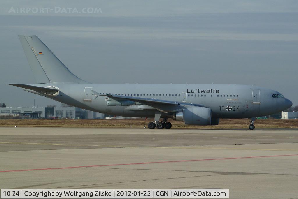 10 24, 1987 Airbus A310-304/MRT C/N 434, visitor