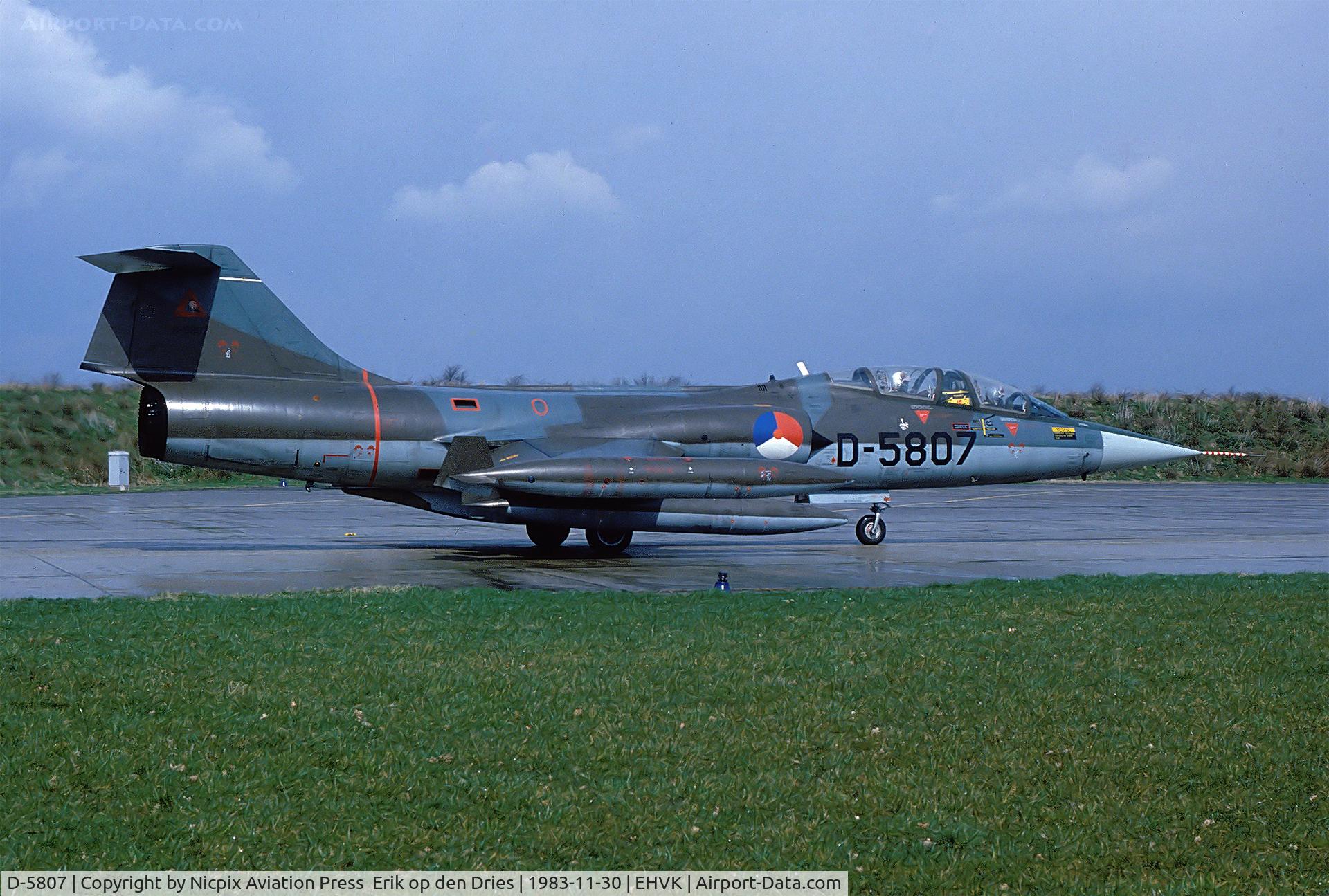 D-5807, Lockheed TF-104G Starfighter C/N 583E-5807, TF-104G D-5807 of the Volkel-OCU sqn on its' homebase.
