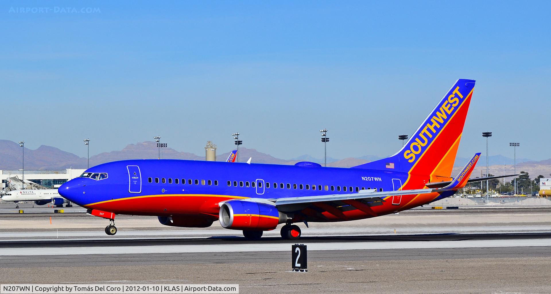 N207WN, 2005 Boeing 737-7H4 C/N 34012, N207WN Southwest Airlines 2005 Boeing 737-7H4 C/N 34012

- Las Vegas - McCarran International (LAS / KLAS)
USA - Nevada, January 10, 2012
Photo: Tomás Del Coro