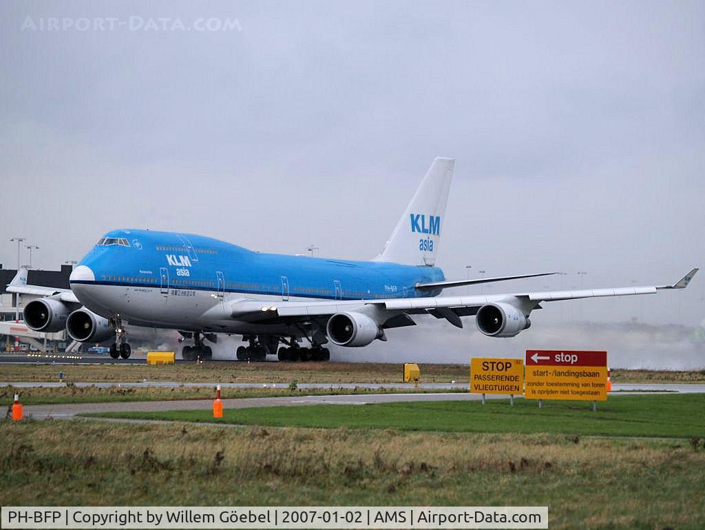 PH-BFP, 1993 Boeing 747-406BC C/N 26374, Take off from runway 24 of Schiphol Airport