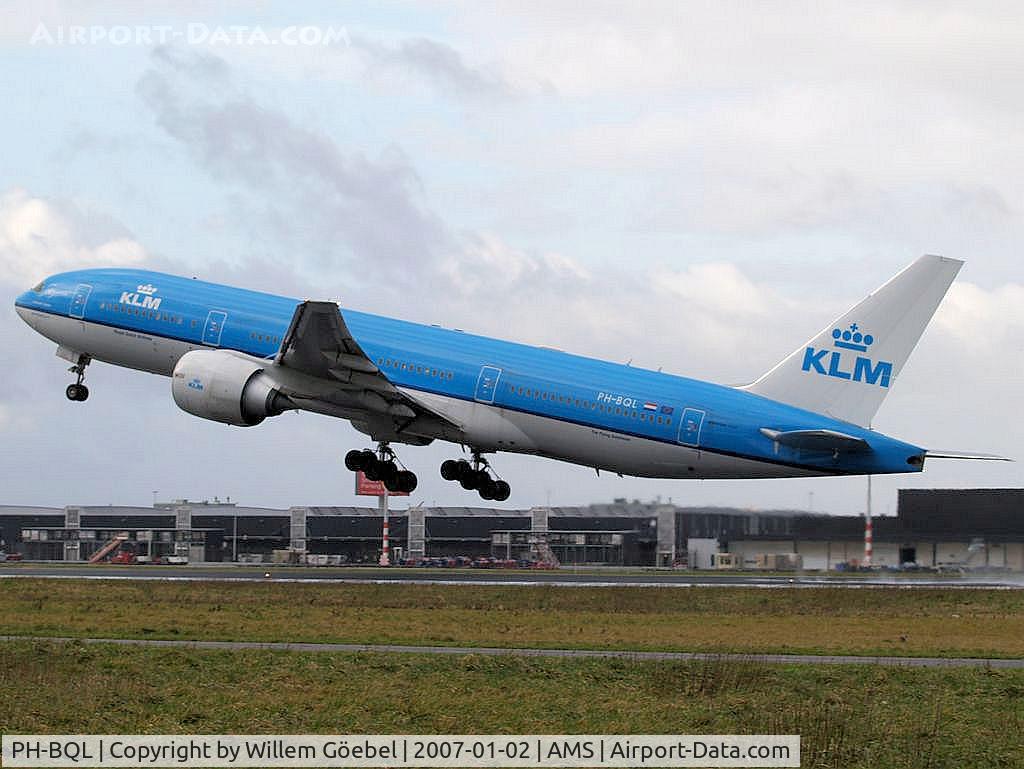 PH-BQL, 2006 Boeing 777-206/ER C/N 34711, Take off from runway 24 of Schiphol Airport