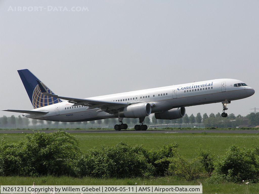N26123, 1997 Boeing 757-224 C/N 28966, Take off from runway L36 of Schiphol Airport