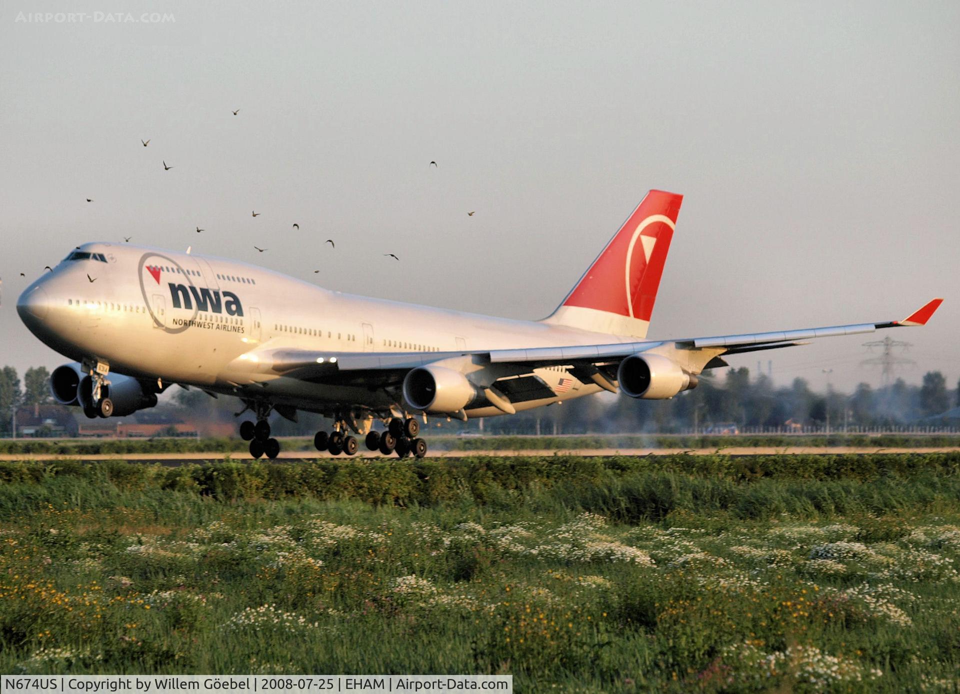 N674US, 1999 Boeing 747-451 C/N 30269, Landing on runway R18 of Schiphol Airport