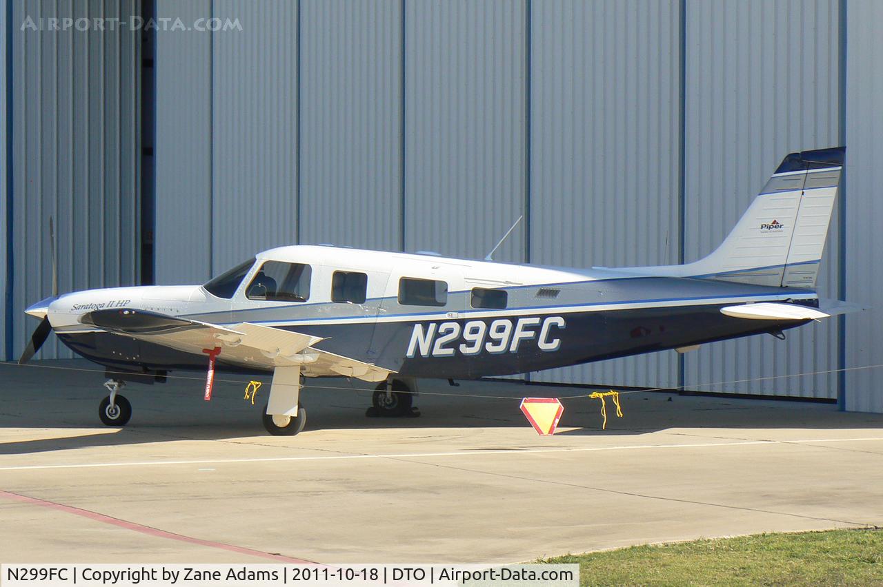 N299FC, 1999 Piper PA-32R-301 C/N 3246149, At Denton Municipal Airport