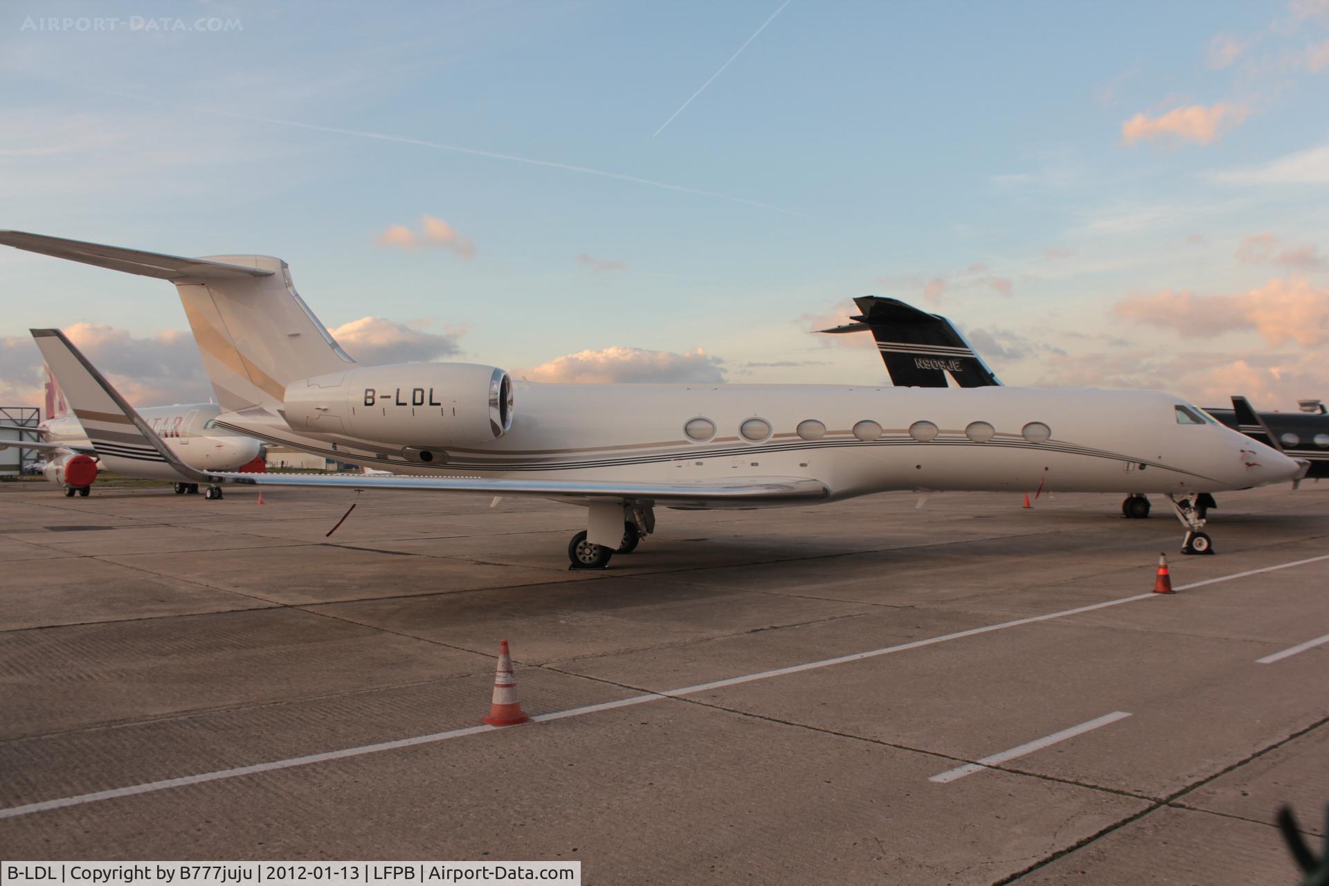 B-LDL, 2011 Gulfstream Aerospace GV-SP (G550) C/N 5335, on transit at Le Bourget