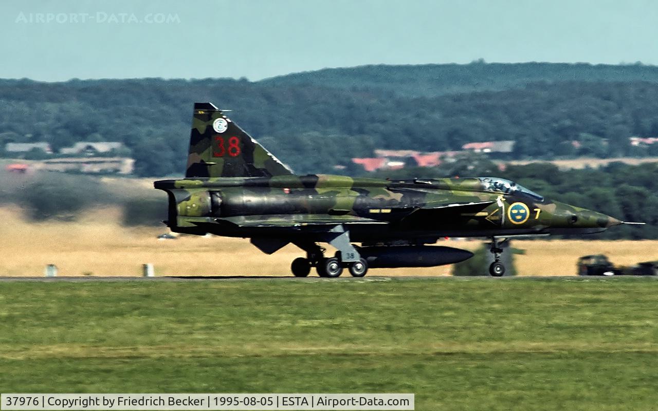 37976, Saab SF 37 Viggen C/N 37976, take off from Ängelholm
