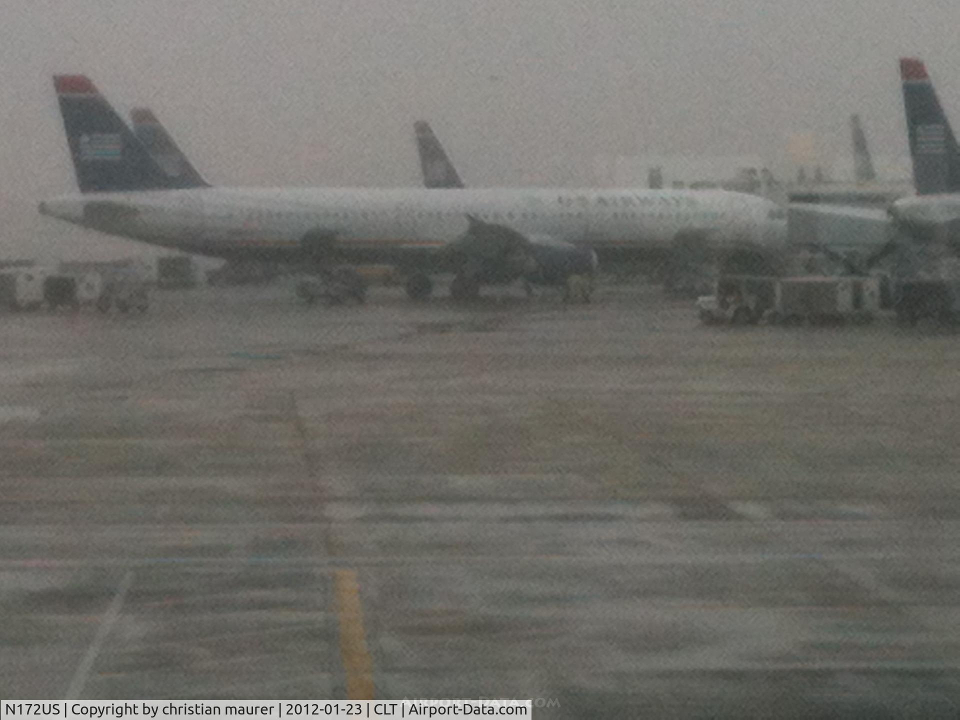 N172US, 2001 Airbus A321-211 C/N 1472, A a321