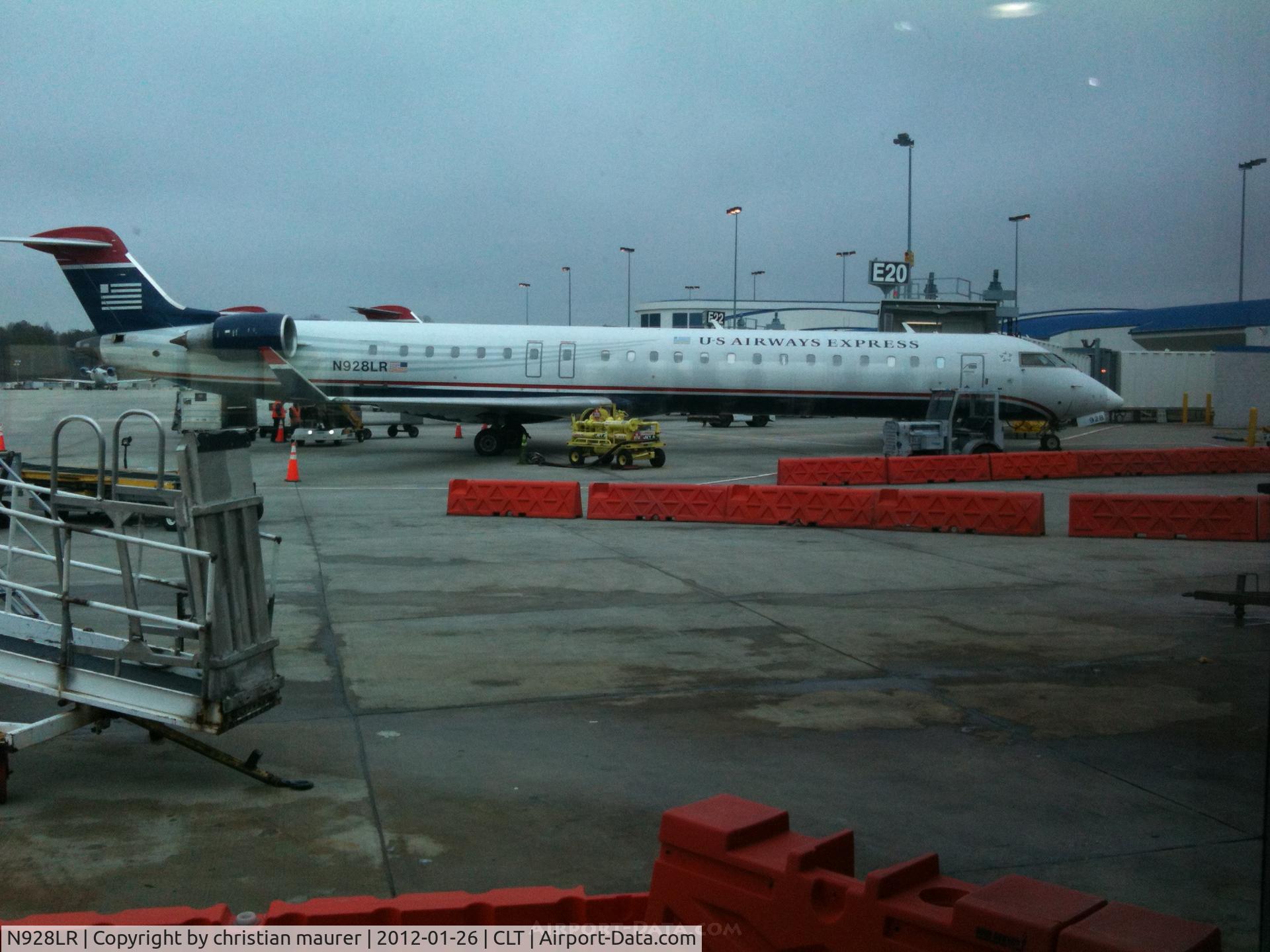 N928LR, 2005 Bombardier CRJ-900ER (CL-600-2D24) C/N 15028, crj 600