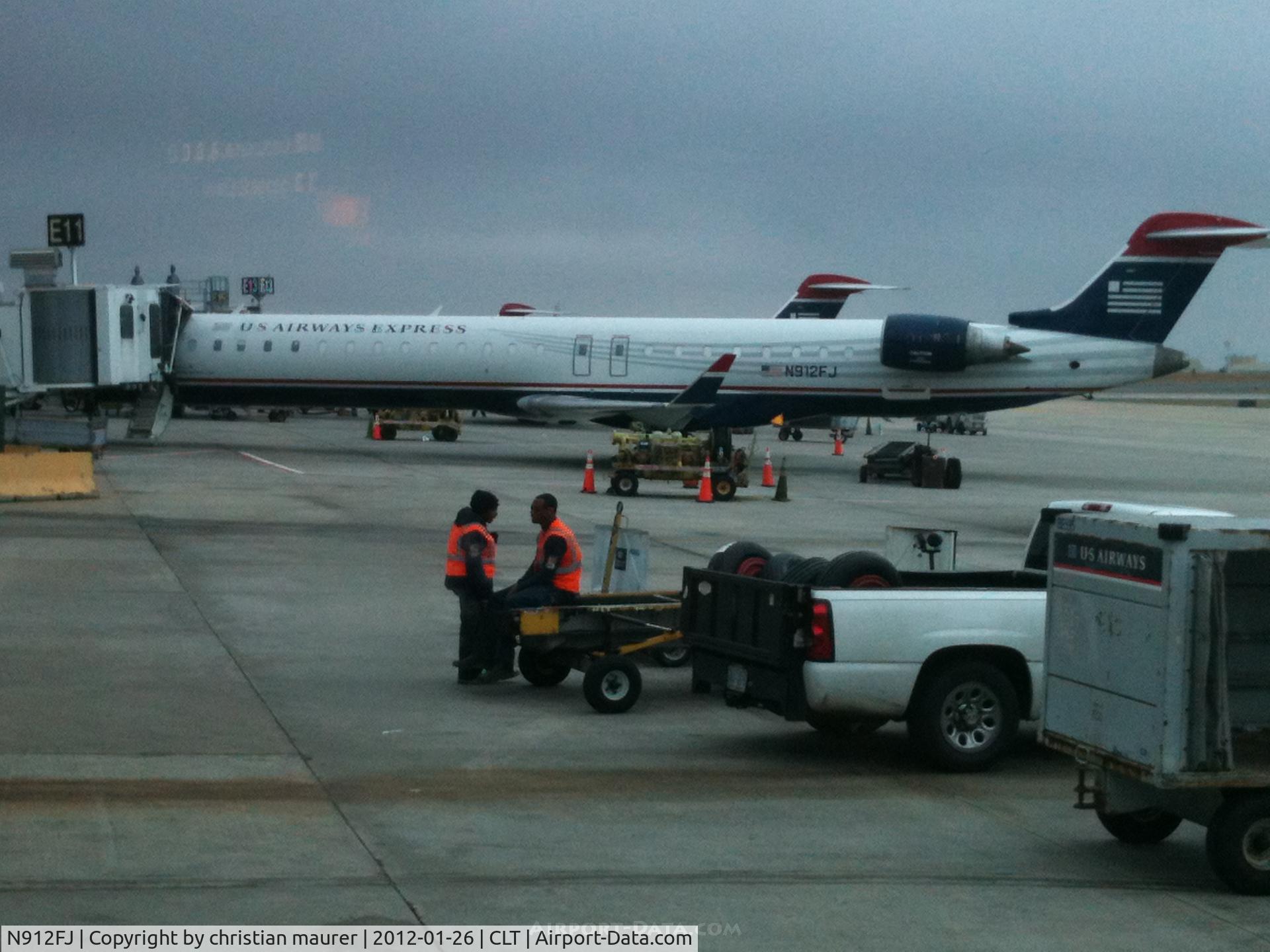 N912FJ, 2004 Bombardier CRJ-900ER (CL-600-2D24) C/N 15012, crj-600