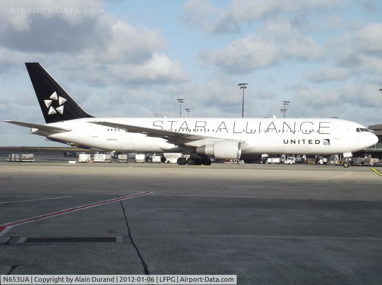 N653UA, 1992 Boeing 767-322 C/N 25391, C/N 460, fleet number 6353.