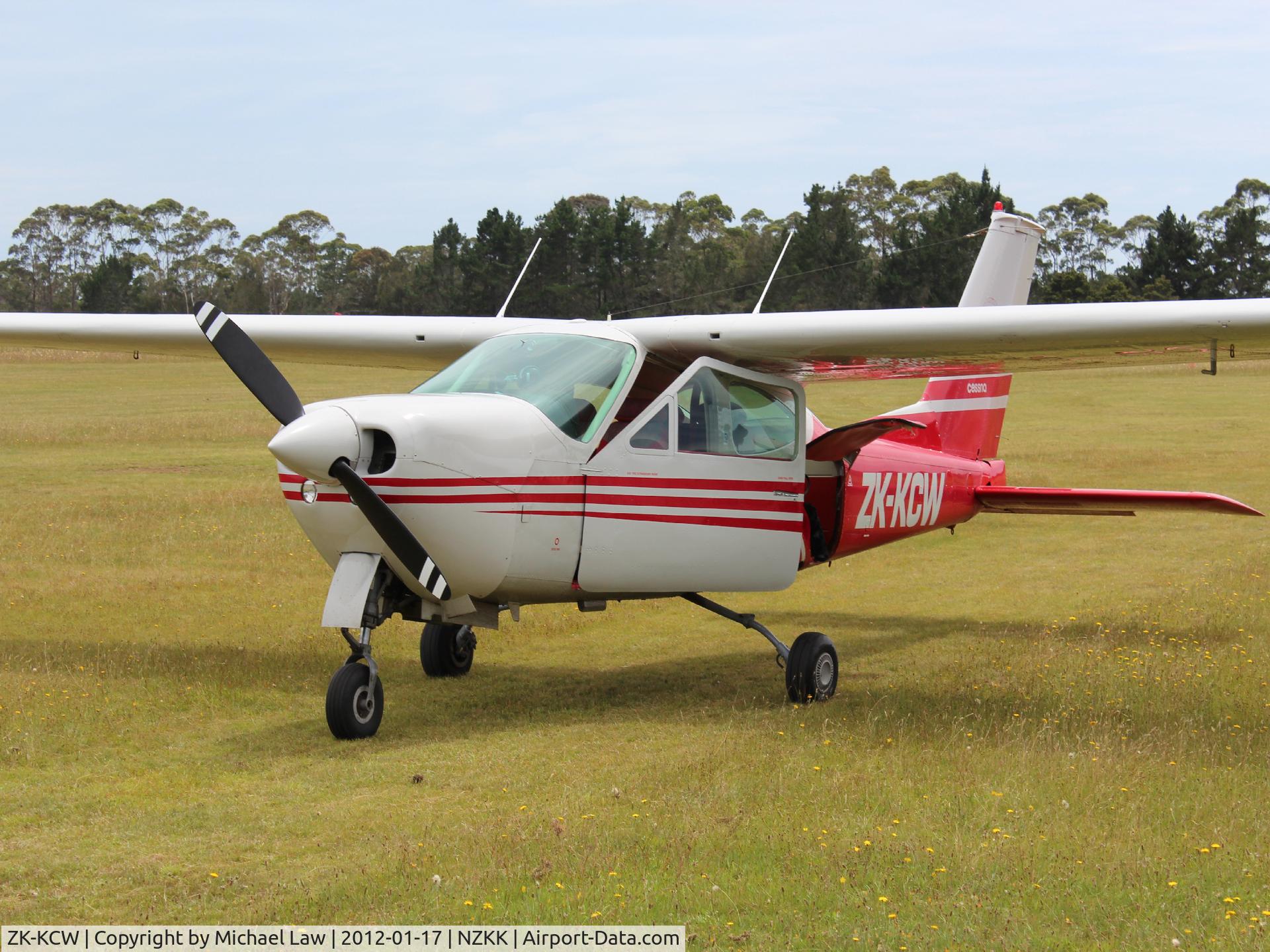 ZK-KCW, Cessna 177RG Cardinal C/N 177RG0413, At Kerikeri