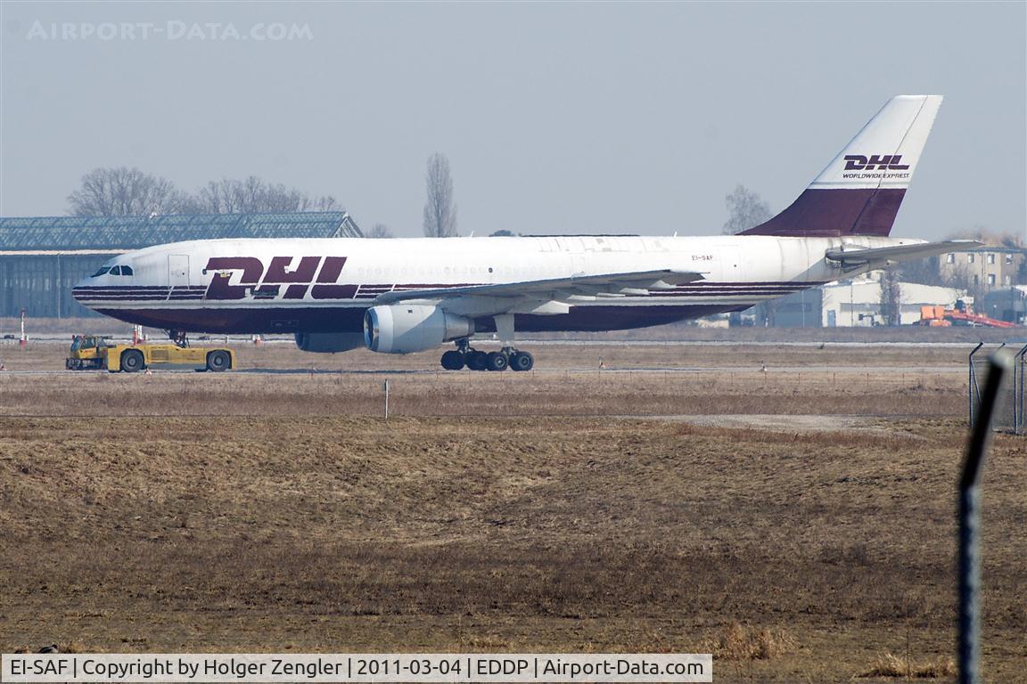 EI-SAF, 1982 Airbus A300B4-203(F) C/N 220, Transfer for an engine check......