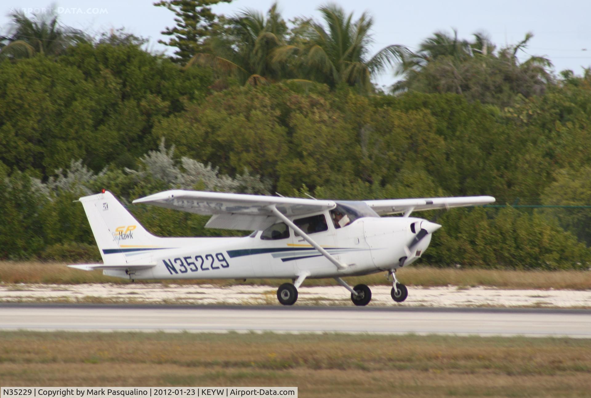 N35229, 2001 Cessna 172S C/N 172S8837, Cessna 172S