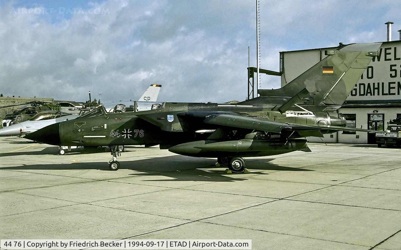 44 76, Panavia Tornado IDS C/N 445/GS129/4176, static display