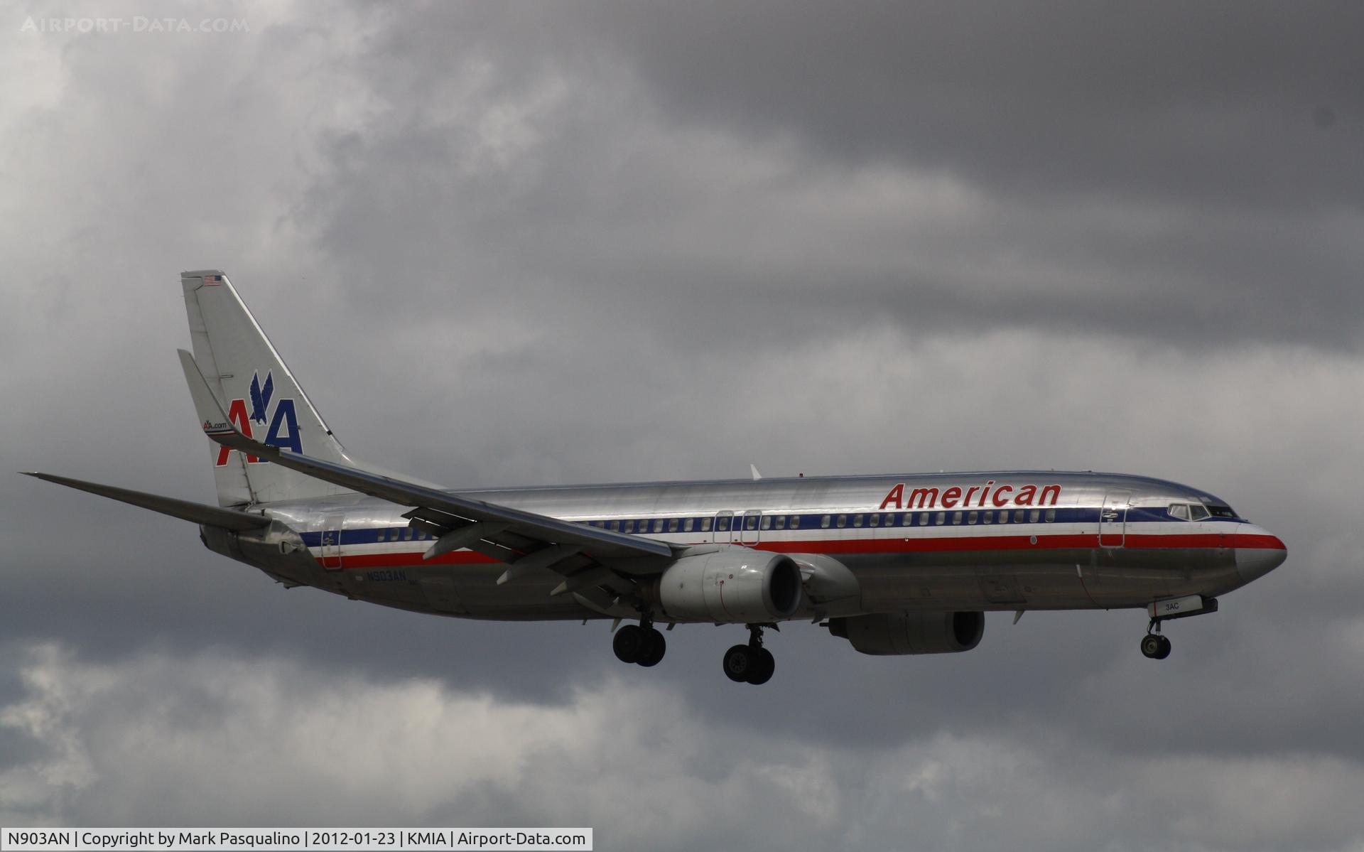 N903AN, 1999 Boeing 737-823 C/N 29505, Boeing 737-800