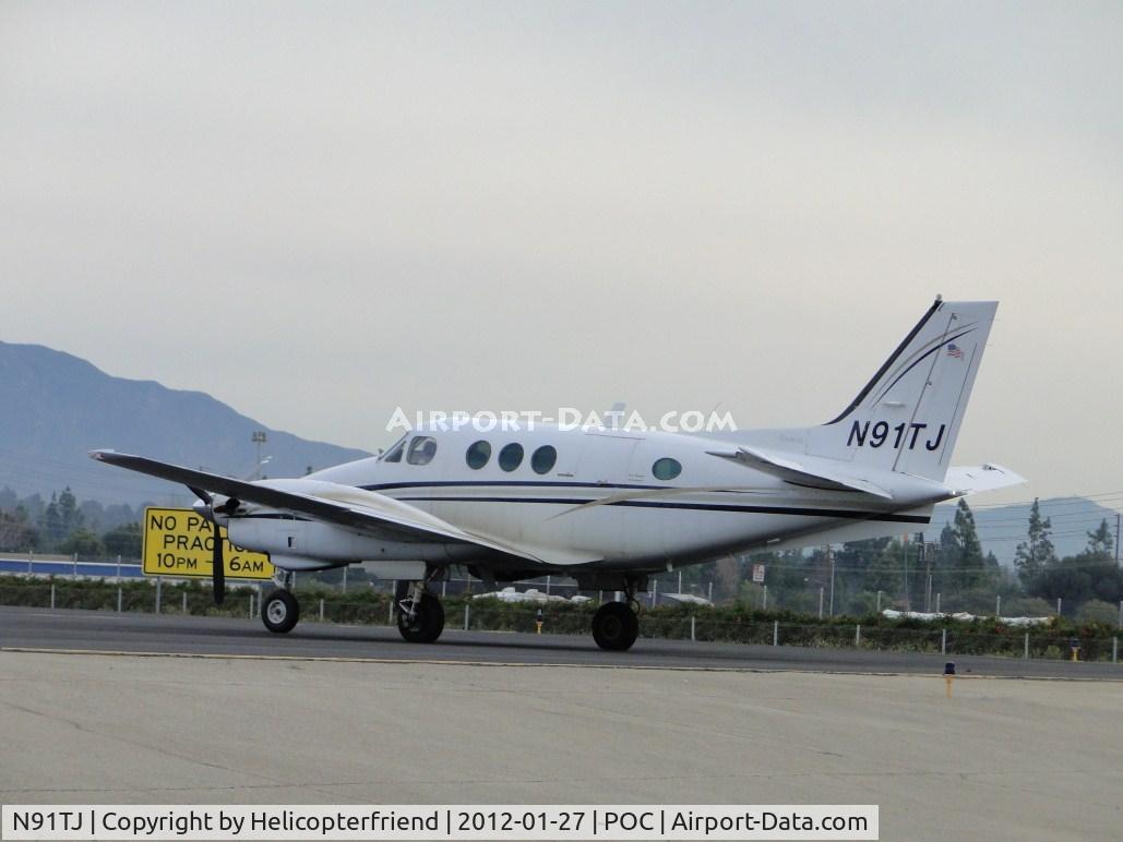 N91TJ, 1978 Beech C90 C/N LJ-744, Aircraft shut down in the pre-flight area south of runway 26L