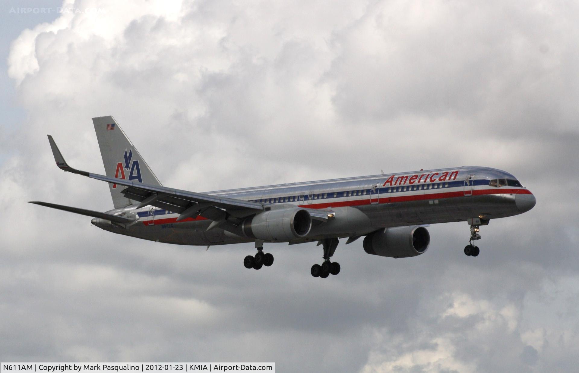 N611AM, 1989 Boeing 757-223 C/N 24487, Boeing 757-200