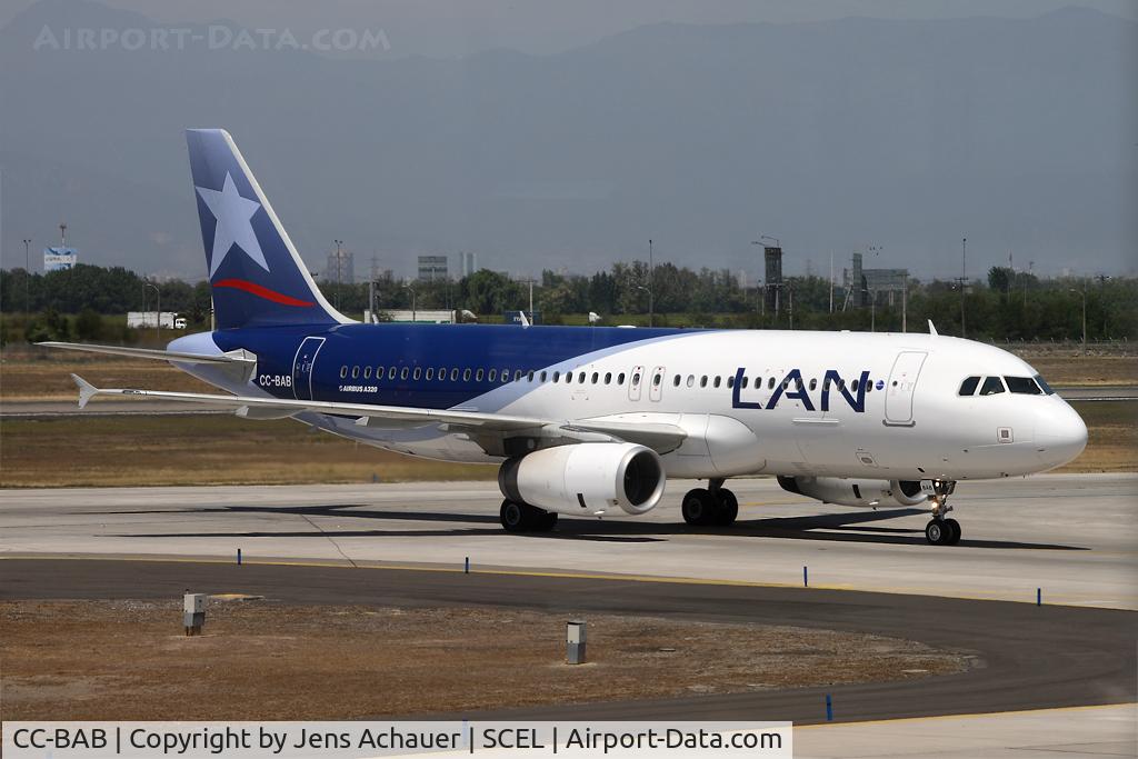 CC-BAB, 2010 Airbus A320-233 C/N 4400, Taxing to gate