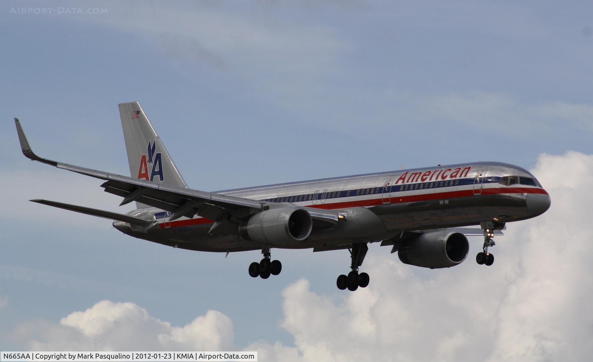 N665AA, 1992 Boeing 757-223 C/N 25299, Boeing 757-200